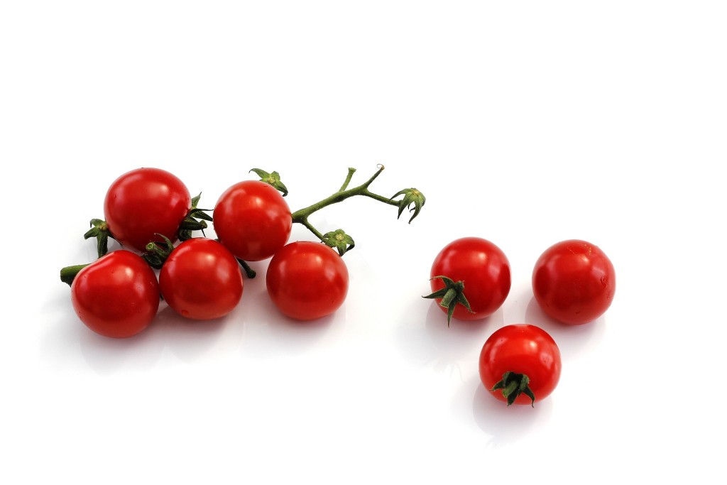 tomatoes-1179393_1920