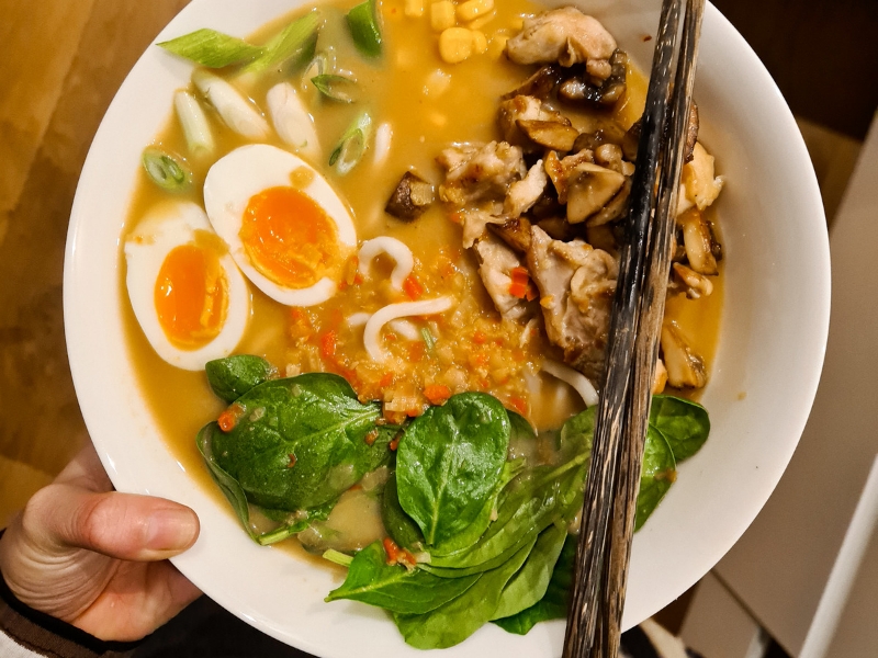vegetarische spicy miso ramen recept