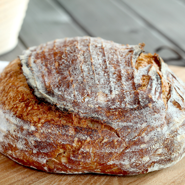 zelf zuurdesembrood maken, zuurdesembrood tips, thuis zuurdesem maken, benodigdheden zuurdesembrood, ingrediënten zuurdesembrood. zuurdesemstarter