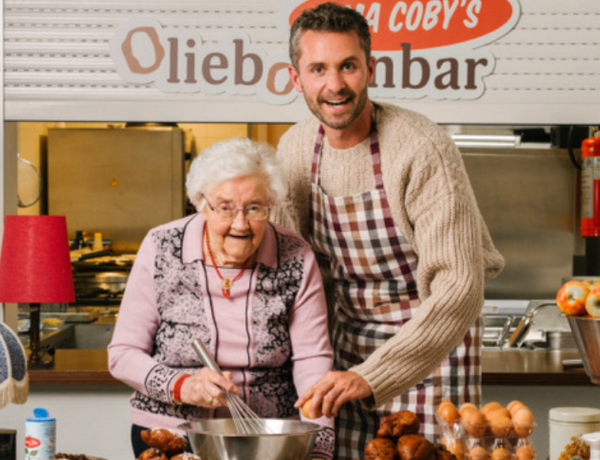 Oma Coby's Oliebollenbar, Olieborrel, De Eeuwige Jeugd, Oliebollen, Eenzame ouderen