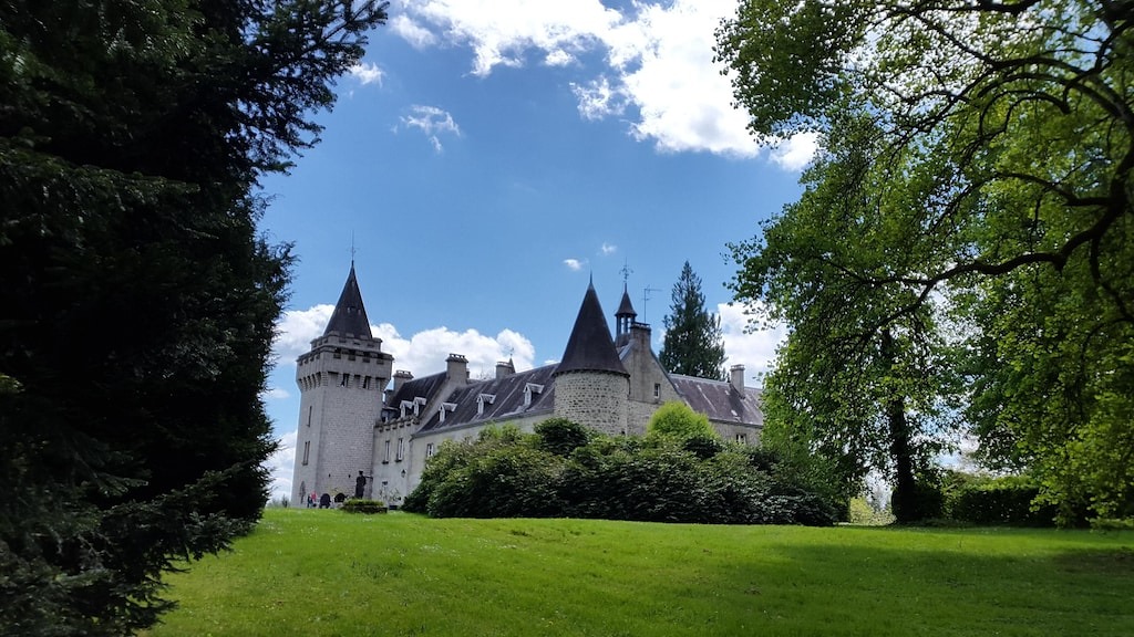 Chateau des Egaux credit VRBO via Holidu