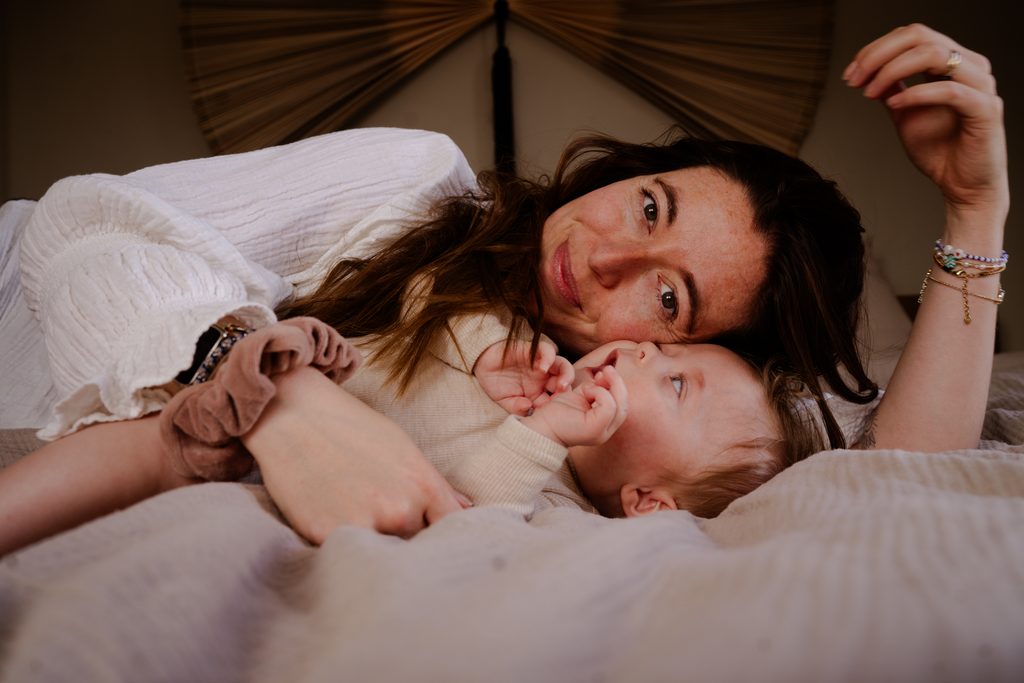 Postpartum uitgeput? Dit leerde mijn lichaam mij over herstel, bloedwaarden en omega-3