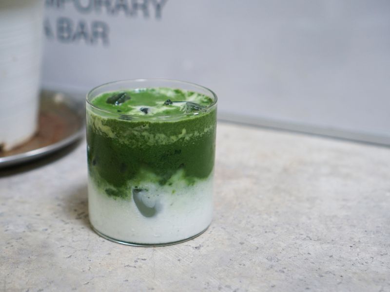 iced matcha latte recept