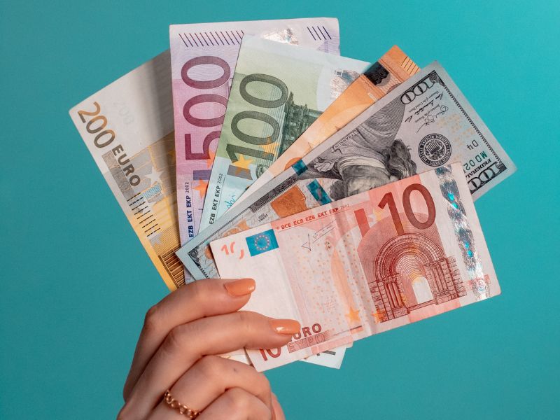 contant geld, feestdagen bespaar tips