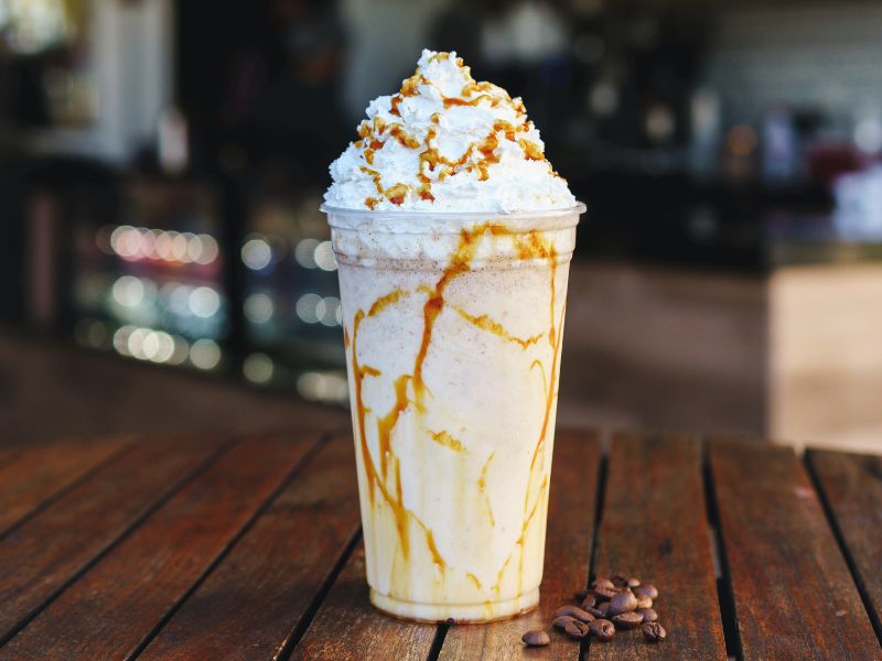 iced coffee, karamel frappuccino, ijskoffie, starbucks iced coffee, starbucks ijskoffie
