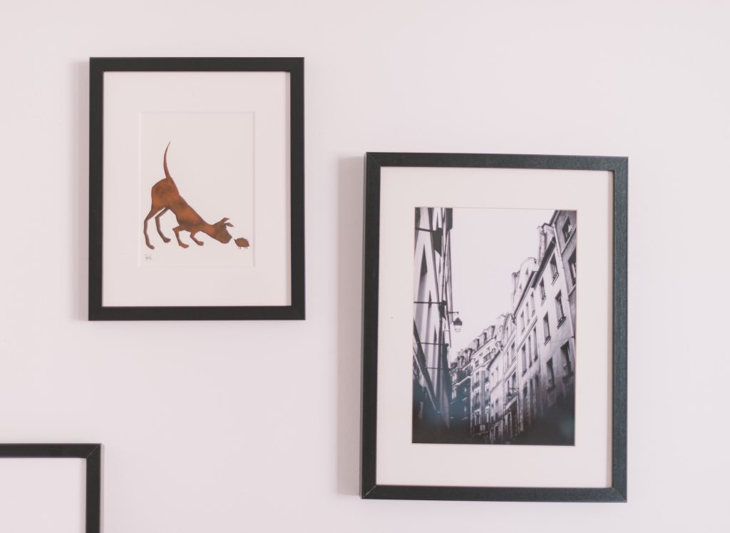 kleuren fotolijsten inrichten woonkamer