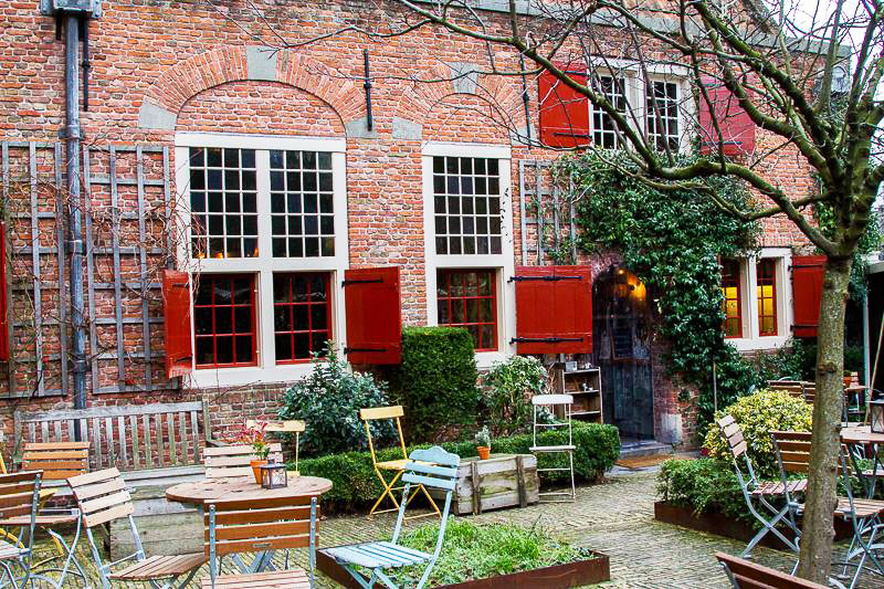 De Koffieschenkerij, koffiezaakje Amsterdam, koffie drinken Amsterdam - De Wallen