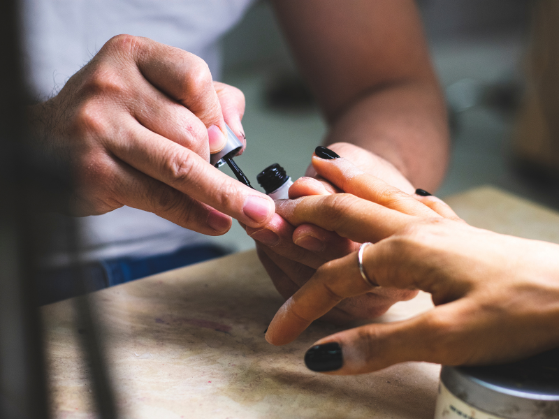 Dit is het verschil tussen gellak, biab, acryl en solar nagels